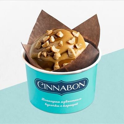 Микс-ролл Арахис с карамелью в Cinnabon по цене 305 ₽