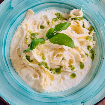 Паста Феттуччине Три сыра в Соседи Home Cafe по цене 645 ₽