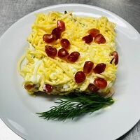 Салат слоеный с гранатом и курой в Столовая Советская