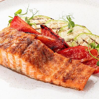 Стейк из семги с овощами гриль в Чили пицца по цене 1100 ₽