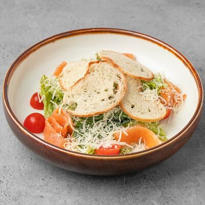 Цезарь с форелью слабосоленойв Большая рыба по цене 950 ₽