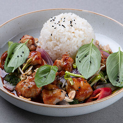 Курица с базиликом и рисом в Шикари по цене 535