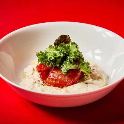 Подкопченные томаты, страчателла в Mates Bistro по цене 850 ₽