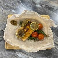 Стейк из лосося в Суши-бар Макото