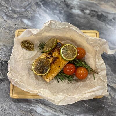 Стейк из лосося в Суши-бар Макото по цене 1200 ₽