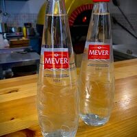 Вода Mever негазированная в Золотая Печь