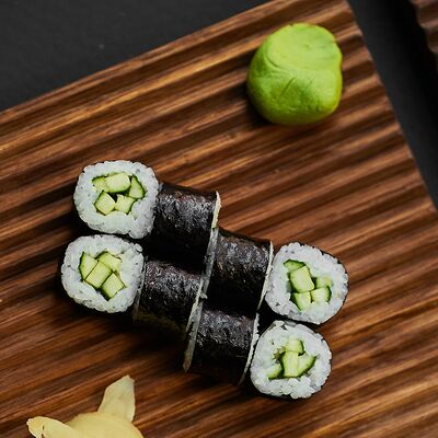 Маки с огурцом в Полтора тигра по цене 460