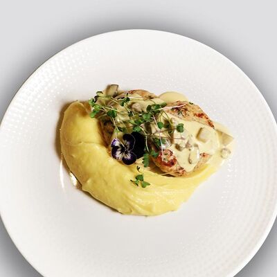 Котлеты из щуки с соусом из белых грибов в Гоголь по цене 850 ₽