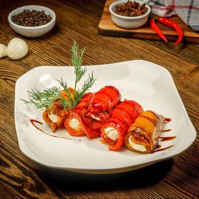 Рулетики из запеченного перца в Пловная по цене 380 ₽