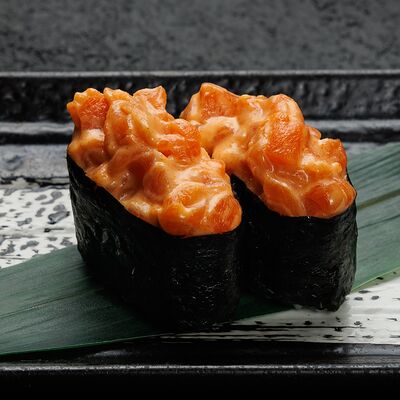 Гункан Сякэ спайси в Umami Ramen Club по цене 569 ₽