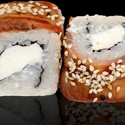 Ролл Филадельфия с угрем в Пусан по цене 650 ₽