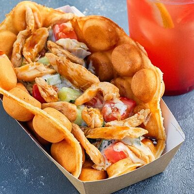 Баблс-вафля с курицей в In Joy по цене 480 ₽