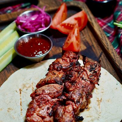 Шашлык куриный в Harats pub по цене 680 ₽