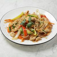 Пад Вун сен том ям гай в Siam Thai Kitchen