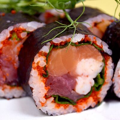 Ролл много рыбы в Держи рыбу по цене 1300 ₽