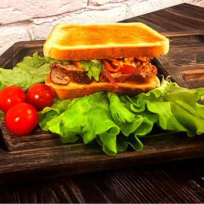 Кебаб-сэндвич Мангалв WORLD MANGAL CLUB по цене 545 ₽