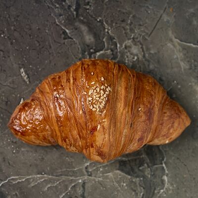 Круассан Три сыра в Семейная пекарня Кривоноговых по цене 200 ₽