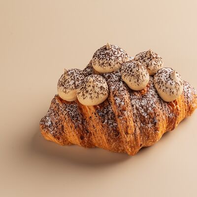 Круассан Тирамису в Кондитерская пекарня Варвара и Jerome по цене 268 ₽