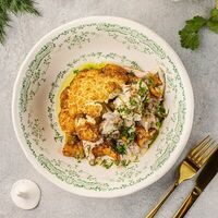 Запеченная цветная капуста с лисичками в сливочном соусе в АндерСон