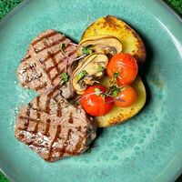Медальоны из говядины в The FOREST restaurant