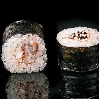 Ролл Унаги маки в Калифафила по цене 490 ₽