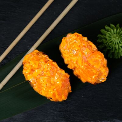 Гунканы с лососем в Caviar Rolls по цене 360 ₽