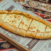 Пиде 3 сыра в Turk evi изысканная тюркская кухня
