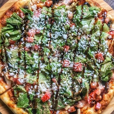 Цезарь с курицей в Fast Bird по цене 550 ₽