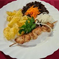 Шашлычок куриный с картофелем под сыром в Антракт