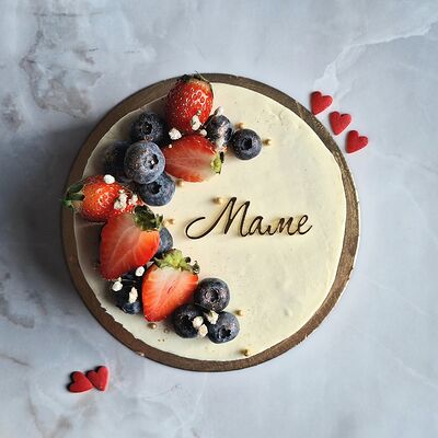 Бенто-торт XL Маме со свежими ягодамив Marys Cakes по цене 2590 ₽