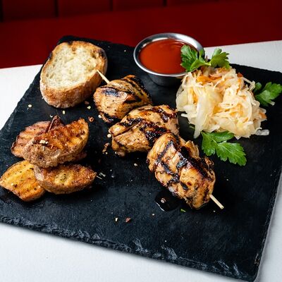 Шашлык из свининыв Метро Cafe по цене 539 ₽