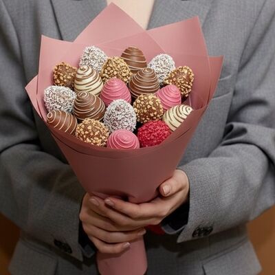 Букет Гурман (19 шт.) в Luna-Клубника в шоколаде по цене 3990 ₽