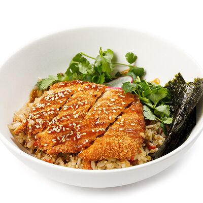 Тяхан с курицей Кацу в Делюсь добром по цене 620 ₽