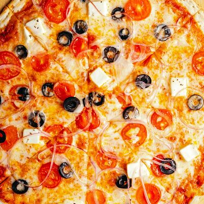 Пицца Греческая 33см в Bourbon по цене 540 ₽