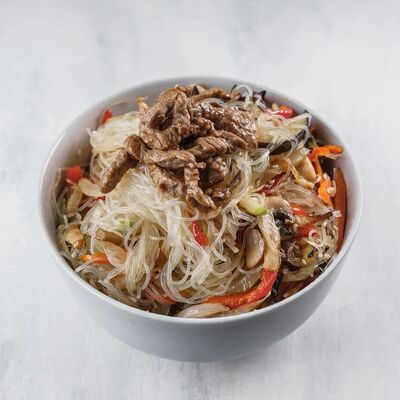 Вок Фунчоза с говядиной в Yummy yummy по цене 280 ₽