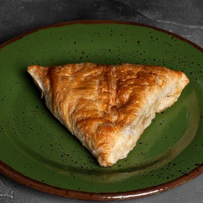 Самса с курицей в Сирийская шаурма по цене 185 ₽