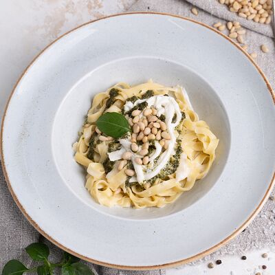 Паста с сыром Страчателла и соусом Песто в Импасто по цене 720 ₽