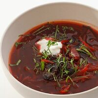 Борщ с говядиной и черносливом в Apres
