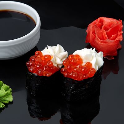 Гункан с икрой в Royal Sushi по цене 1450 ₸