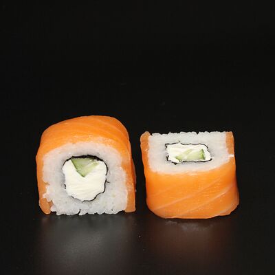 Филадельфия с огурцом в Оsaka по цене 765 ₽