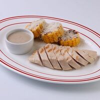 Стейк из индейки с кукурузой и грибным соусом в Forte Bello
