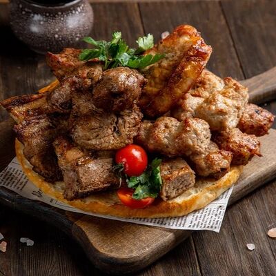Шашлык в хлебе на 5 персон в Шашлык Хаус GRILL&PIZZA по цене 6690 ₽