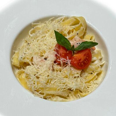 Феттуччине с креветкамив Дом по цене 910 ₽