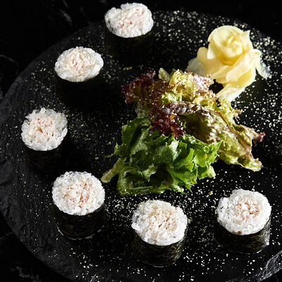 Маки ролл с крабом в Look lounge по цене 280 ₽