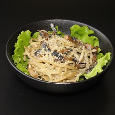Паста с курицей и грибами в Оsaka по цене 490 ₽