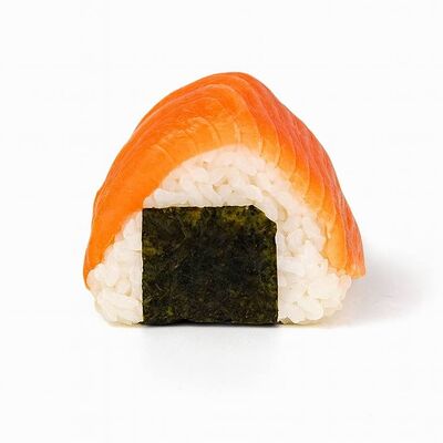 Онигири с лососем в Всем Своим по цене 250 ₽