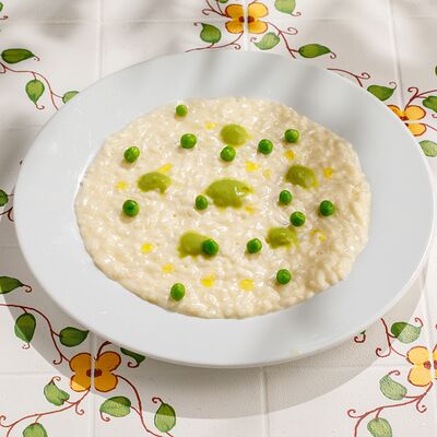 Сырное ризотто с зеленым горошком и муссом из цукини в Capuletti по цене 420 ₽