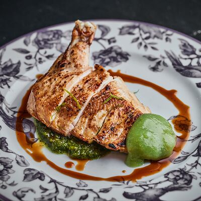 Куриная грудка на углях с пряным яблочным пюре в Цыпочка по цене 990 ₽