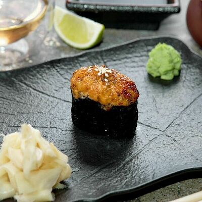 Запеченные суши Тунец в Баклажан в ТЦ 