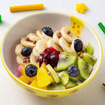 Фруктовый салат с ягодным йогуртомв Круассан-кафе по цене 405 ₽